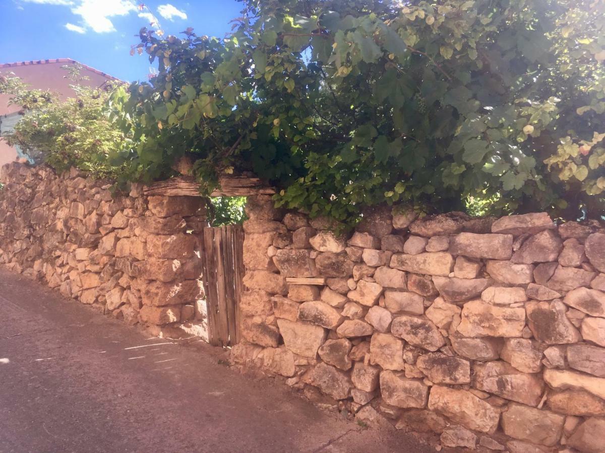 Apartamento Rural La Cascada De Calmarza Exterior photo